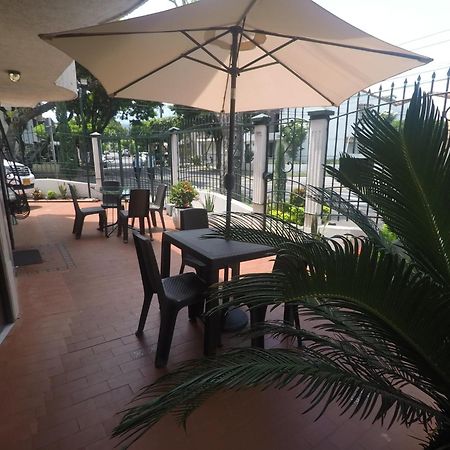 Casa Hotel Flor Del Valle Cali Exterior foto