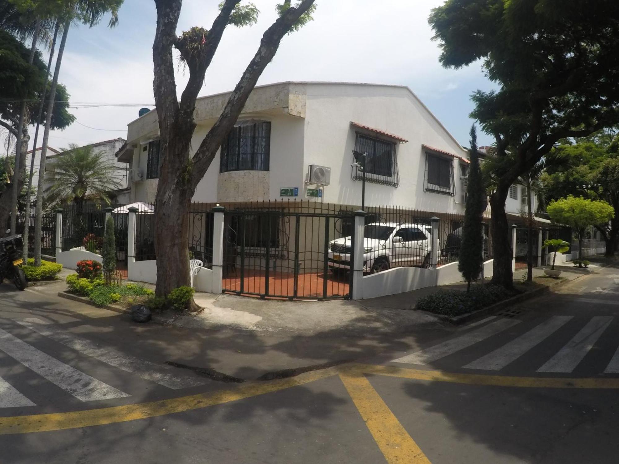 Casa Hotel Flor Del Valle Cali Exterior foto